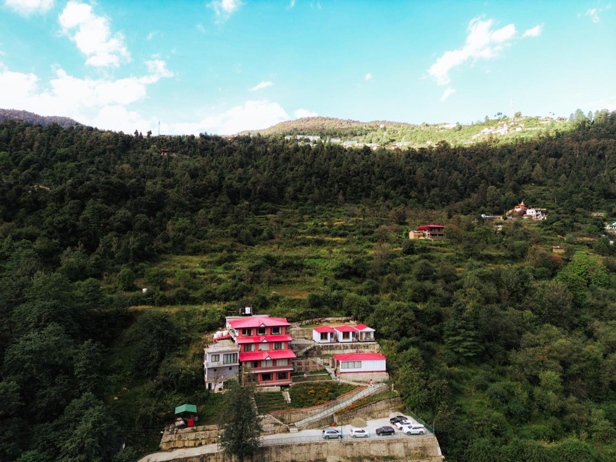 Aaryam Resort, Auli Joshīmath Екстериор снимка