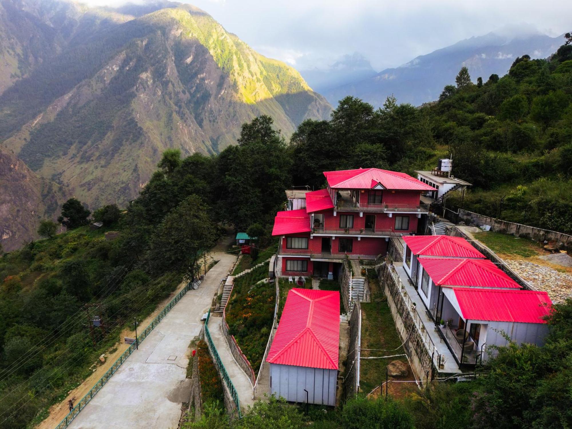 Aaryam Resort, Auli Joshīmath Екстериор снимка