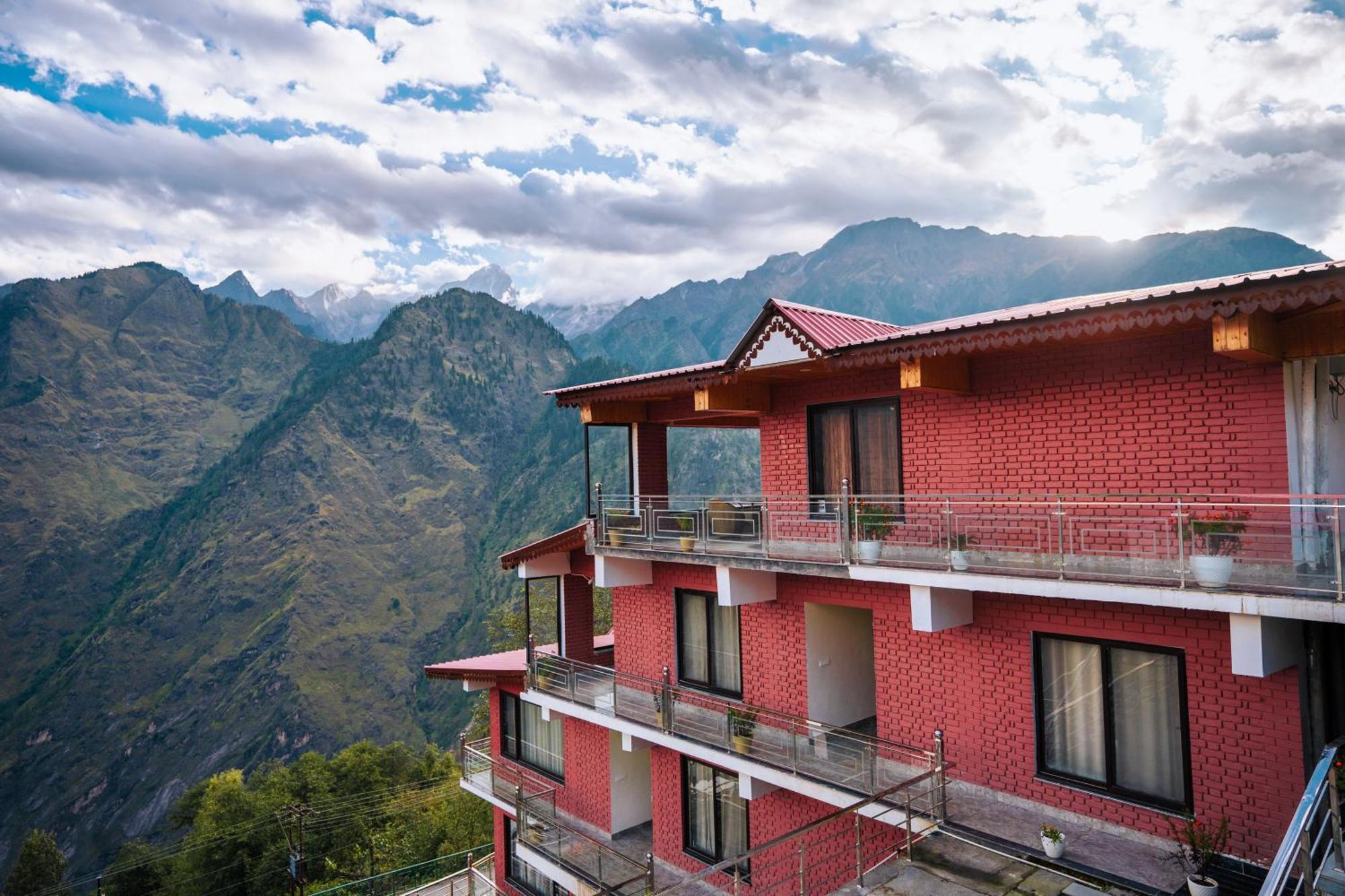 Aaryam Resort, Auli Joshīmath Екстериор снимка